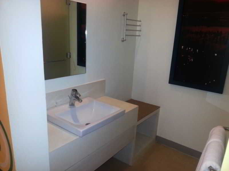 Go Hotels Otis - Manille Extérieur photo