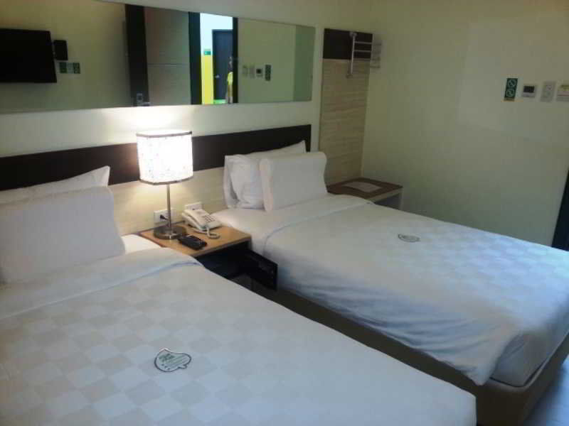 Go Hotels Otis - Manille Extérieur photo