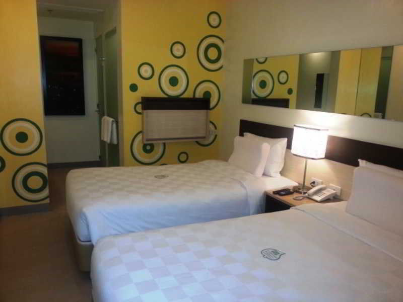 Go Hotels Otis - Manille Extérieur photo