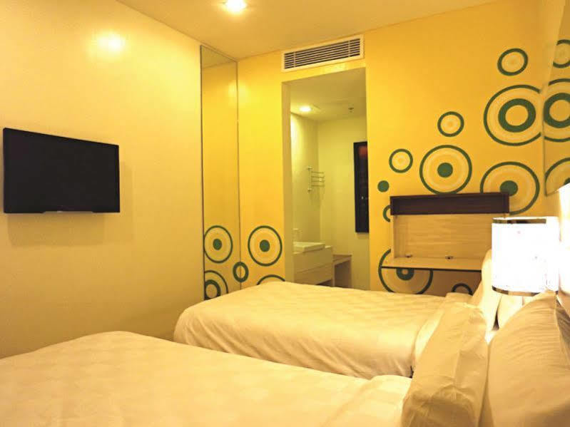 Go Hotels Otis - Manille Extérieur photo